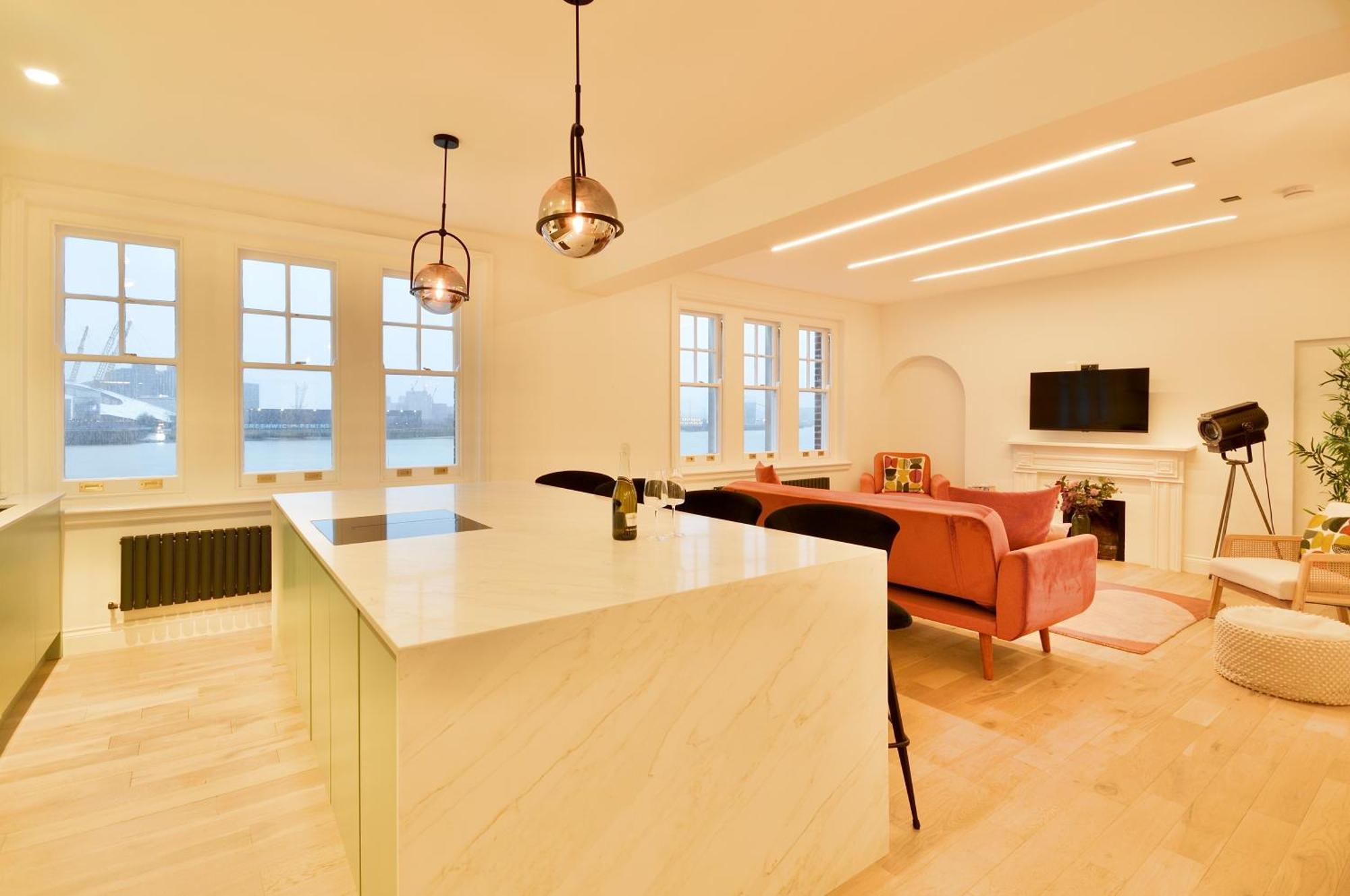 Newly Refurbished W/ River Views Londra Esterno foto