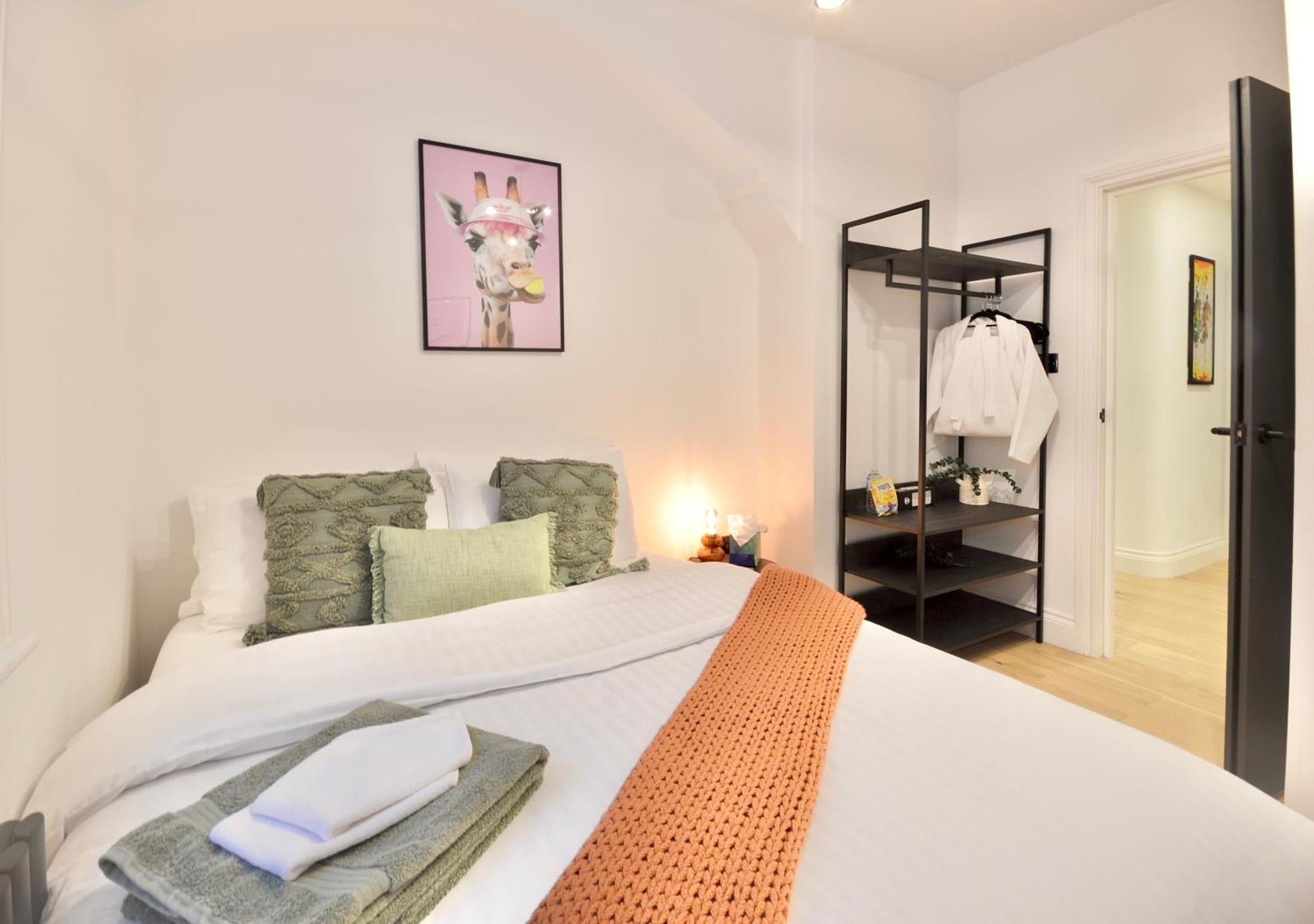 Newly Refurbished W/ River Views Londra Esterno foto